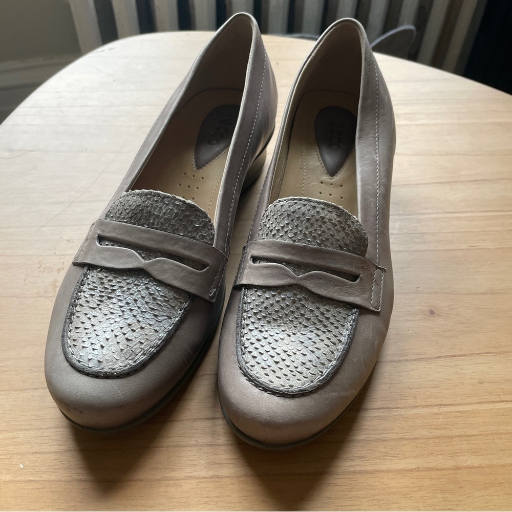 NWOT Ecco leather wedge loafers sz 38